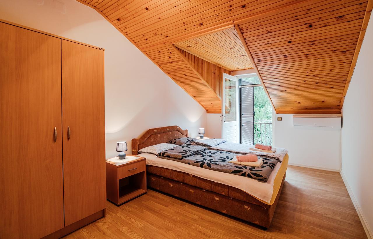 Apartments Sopot Risan Exterior photo